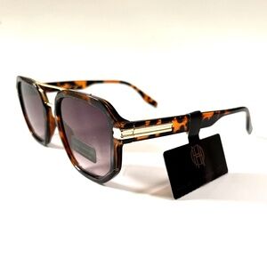 House of Harlow 1960 Aviator Sunglasses Tortoise Shell Double Bridge NWT Brown